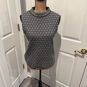Vince Camuto Black and White Geometric Mock Neck Sleeveless Camisole Sweater